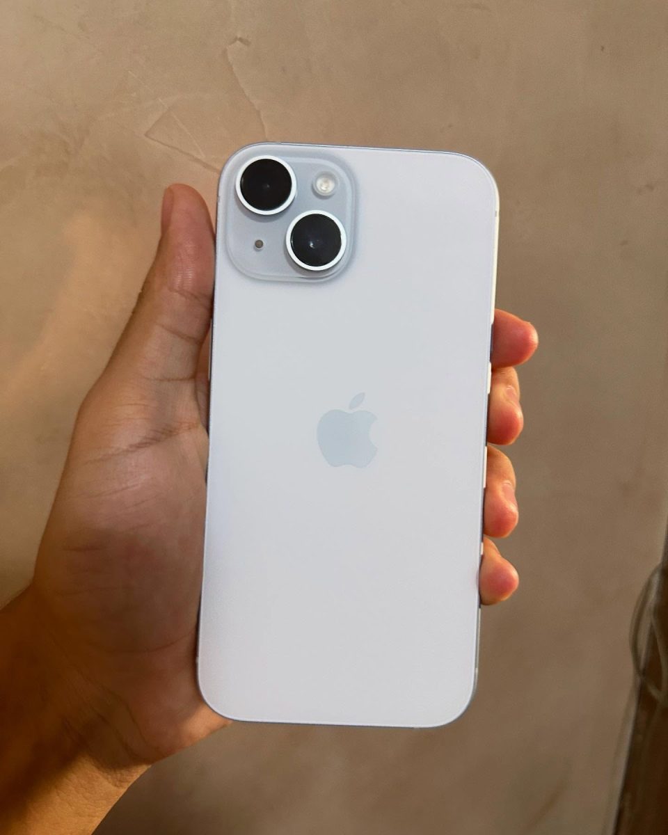 iPhone 15 128 (seminuevo)