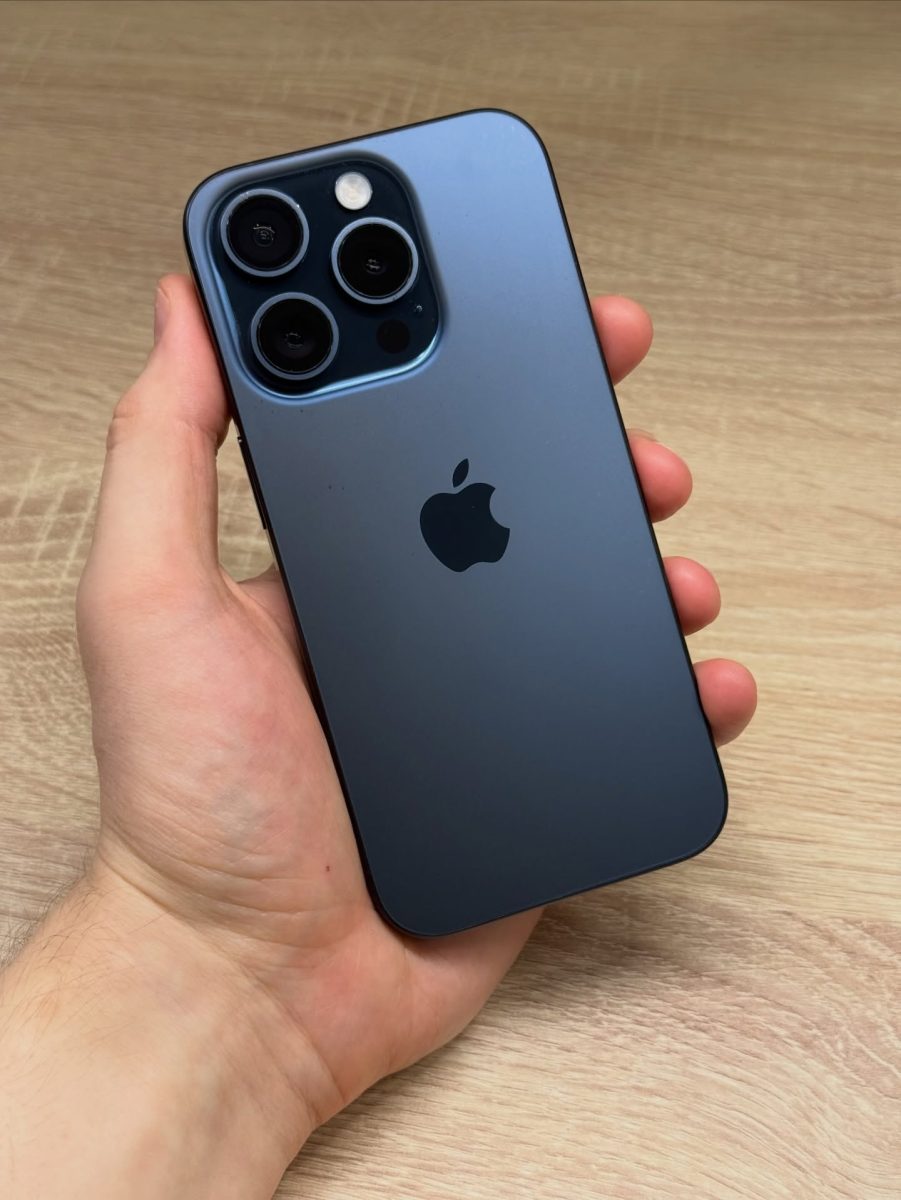 iPhone 15 Pro 128 (seminuevo)