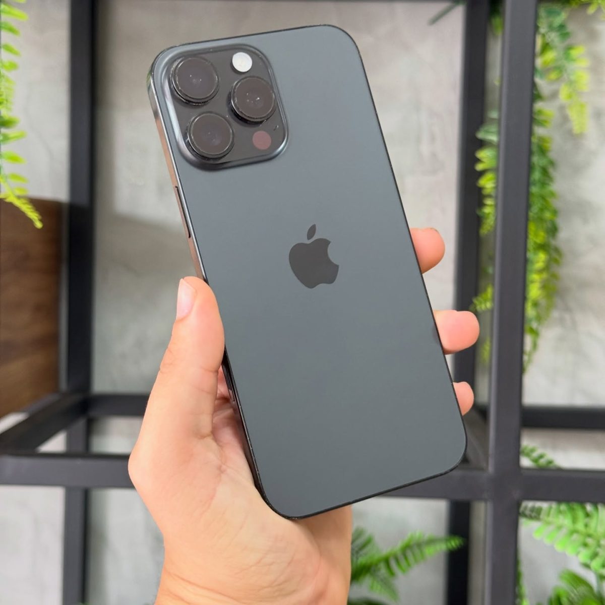 iPhone 16 Pro Max 256 (seminuevo)